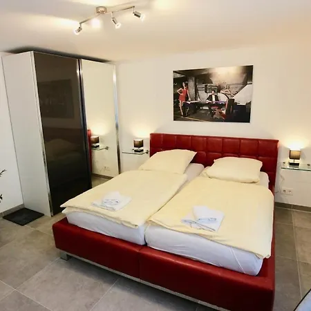 Komfort Oase Mit Klimaanlage, Terrasse Und Whirlpool