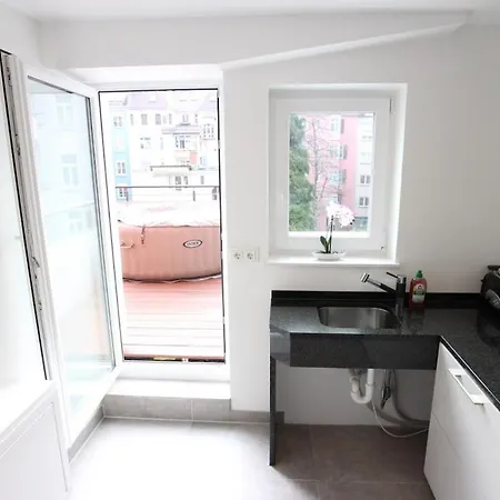 Komfort Oase Mit Klimaanlage, Terrasse Und Whirlpool * Stuttgart