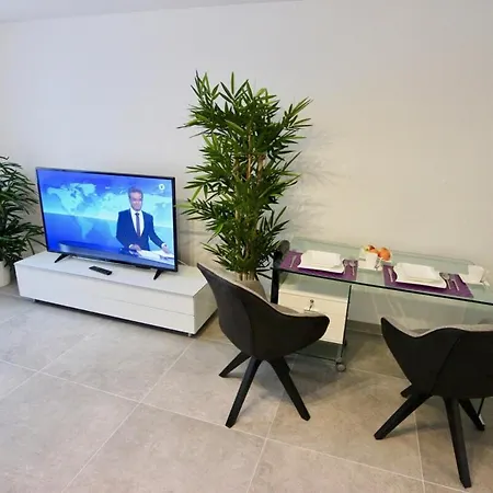 Appartement Komfort Oase Mit Klimaanlage, Terrasse Und Whirlpool *