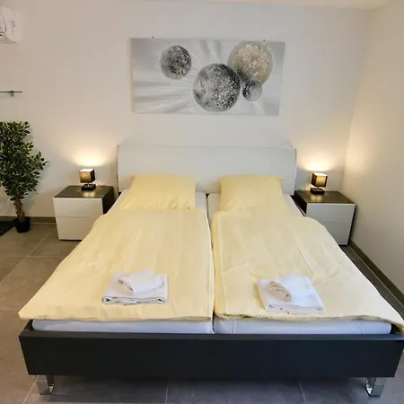 Komfort Oase Mit Klimaanlage, Terrasse Und Whirlpool