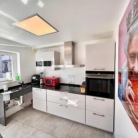 Komfort Oase Mit Klimaanlage, Terrasse Und Whirlpool Stuttgart