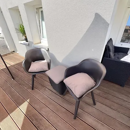 Komfort Oase Mit Klimaanlage, Terrasse Und Whirlpool Daire