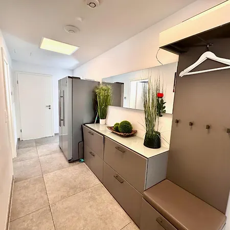 Komfort Oase Mit Klimaanlage, Terrasse Und Whirlpool Daire Stuttgart